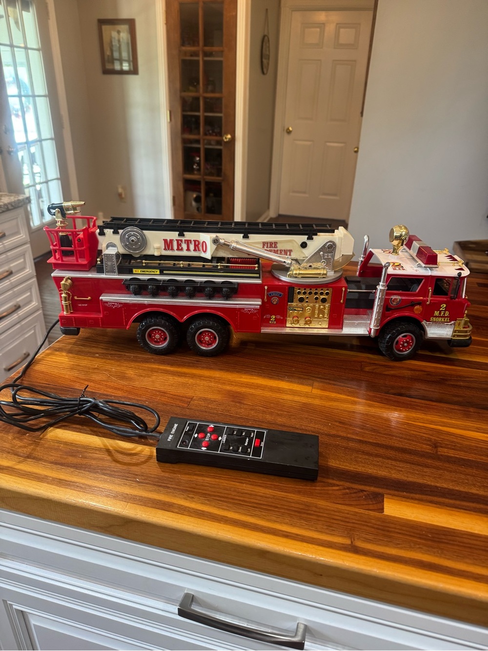 Vtg New Bright Wire Remote Control Metro Fire Truck 1990  Vintage Works 26.6"